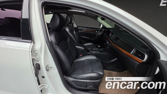 Kia K7 2017 — photo 16