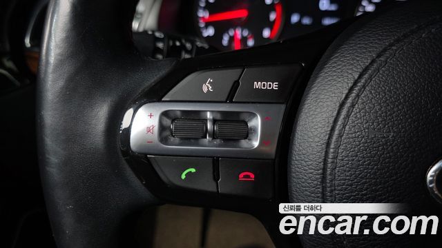 Kia K7 2017 — photo 27