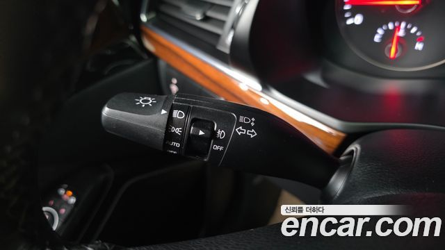 Kia K7 2017 — photo 31