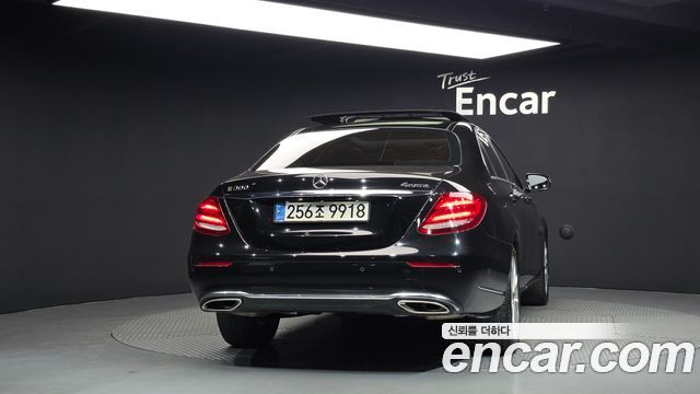 Mercedes-Benz E-Class 2019 — photo 4
