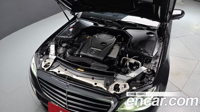 Mercedes-Benz E-Class 2019 — photo 6