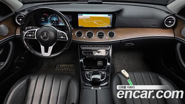 Mercedes-Benz E-Class 2019 — photo 10