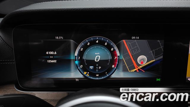 Mercedes-Benz E-Class 2019 — photo 11