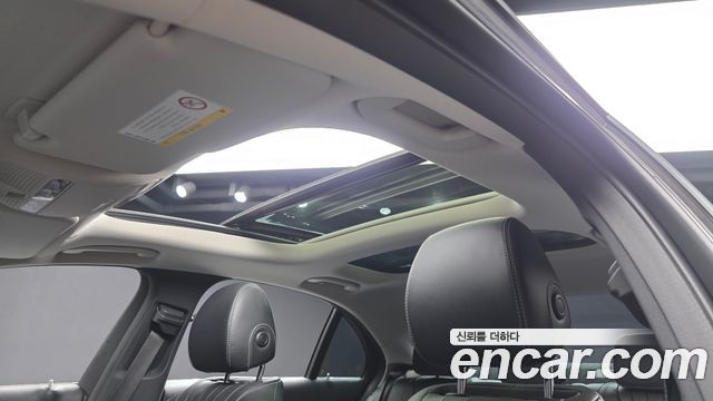 Mercedes-Benz E-Class 2019 — photo 22