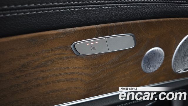 Mercedes-Benz E-Class 2019 — photo 25