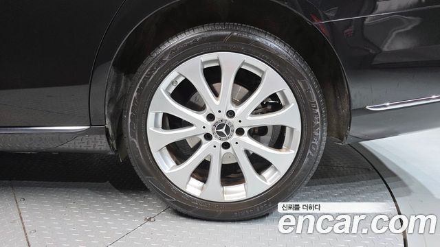 Mercedes-Benz E-Class 2019 — photo 7