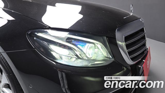 Mercedes-Benz E-Class 2019 — photo 8