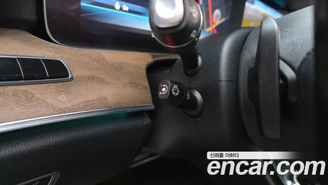 Mercedes-Benz E-Class 2019 — photo 27