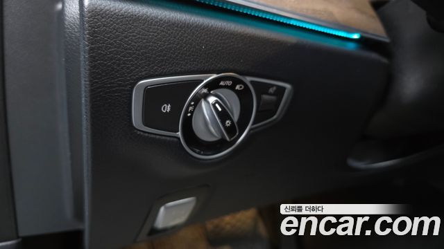 Mercedes-Benz E-Class 2019 — photo 29