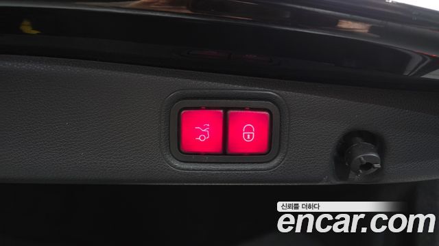 Mercedes-Benz E-Class 2019 — photo 30