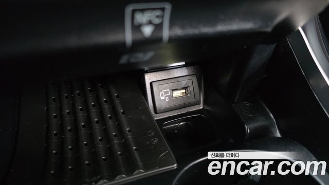 Mercedes-Benz E-Class 2019 — photo 31