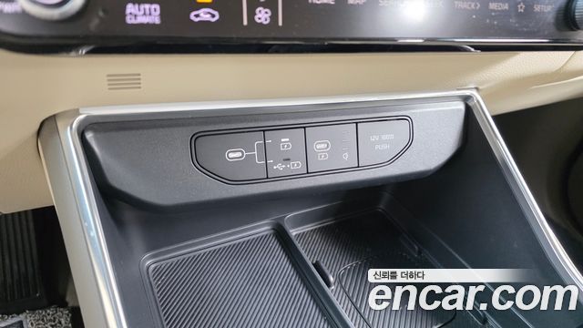 Kia Canival 2024 — photo 17
