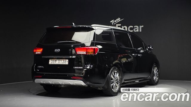 Kia Canival 2017 — photo 2