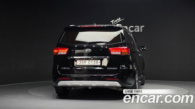 Kia Canival 2017 — photo 4