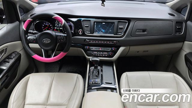Kia Canival 2017 — photo 10