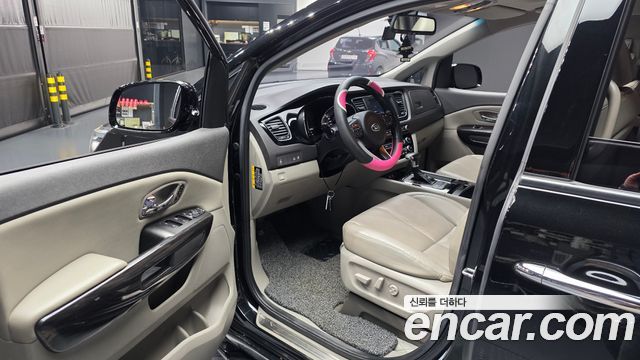 Kia Canival 2017 — photo 13