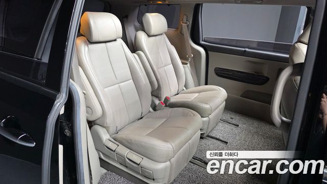 Kia Canival 2017 — photo 18