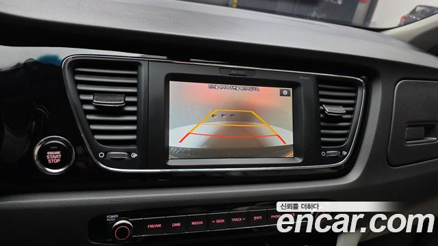 Kia Canival 2017 — photo 21