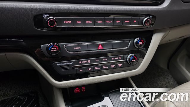 Kia Canival 2017 — photo 22