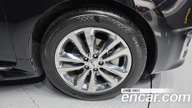 Kia Canival 2017 — photo 7