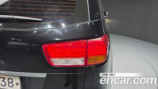 Kia Canival 2017 — photo 9