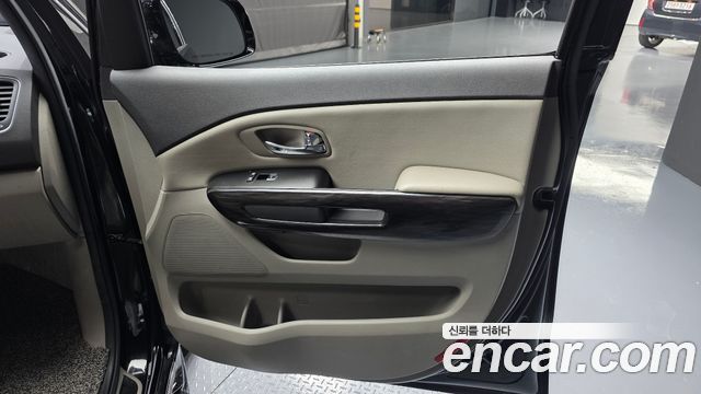 Kia Canival 2017 — photo 15