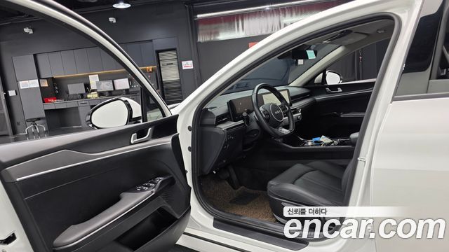 Kia K5 2025 — photo 13