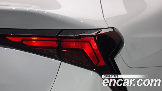Kia K5 2025 — photo 9