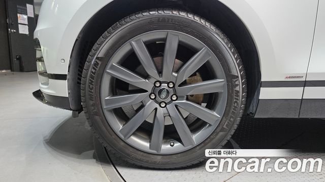Land Rover Range Rover Velar 2020 — photo 5