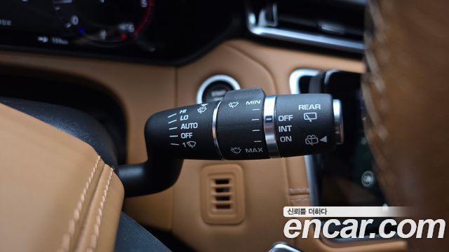 Land Rover Range Rover Velar 2020 — photo 26