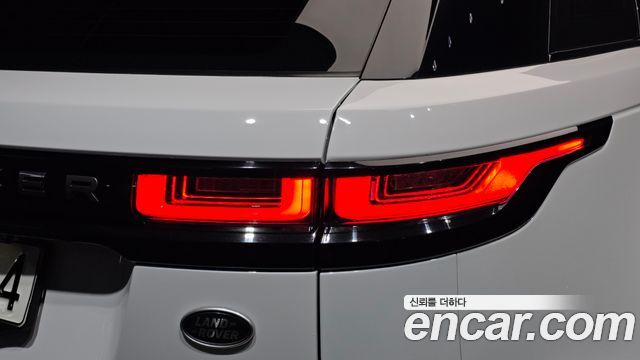 Land Rover Range Rover Velar 2020 — photo 9