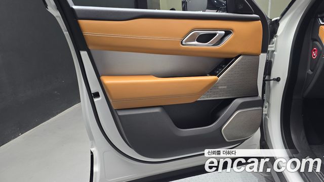 Land Rover Range Rover Velar 2020 — photo 14