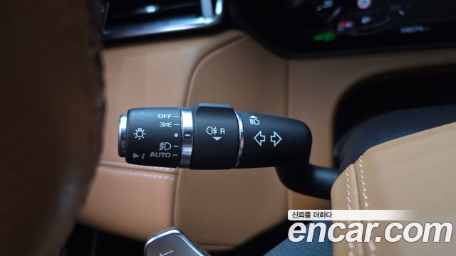 Land Rover Range Rover Velar 2020 — photo 27