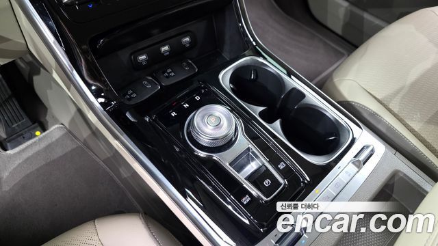 Kia Canival 2021 — photo 9