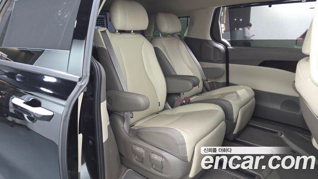 Kia Canival 2021 — photo 12
