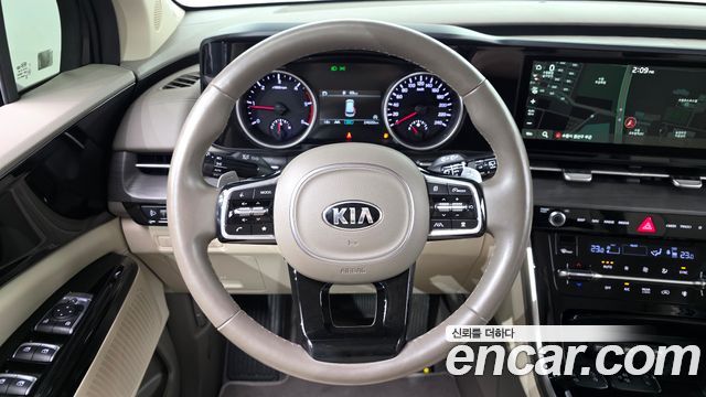 Kia Canival 2021 — photo 13