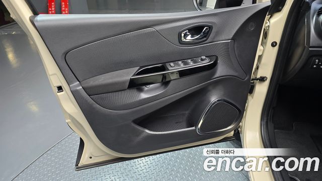 Renault Korea QM3 2016 — photo 14