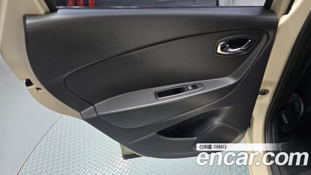 Renault Korea QM3 2016 — photo 15