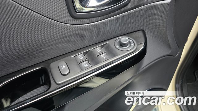 Renault Korea QM3 2016 — photo 29