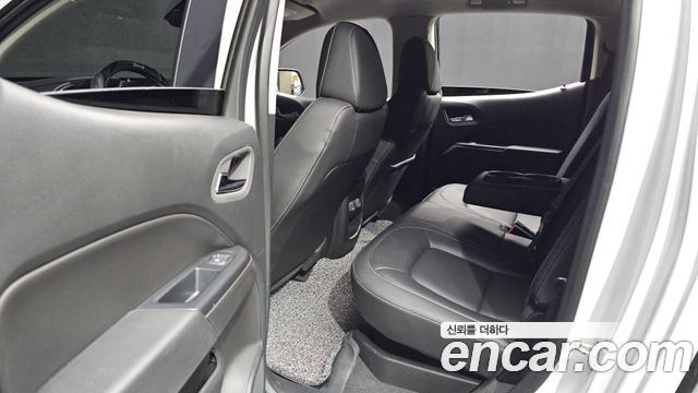 Chevrolet Korea Colorado 2022 — photo 17