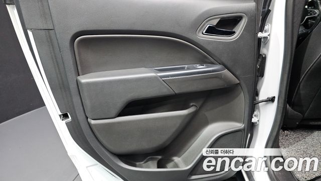 Chevrolet Korea Colorado 2022 — photo 15