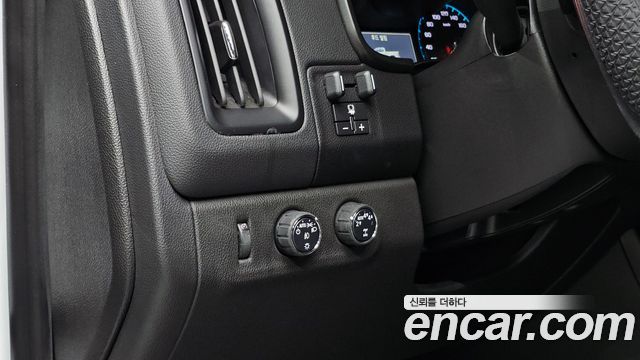 Chevrolet Korea Colorado 2022 — photo 28