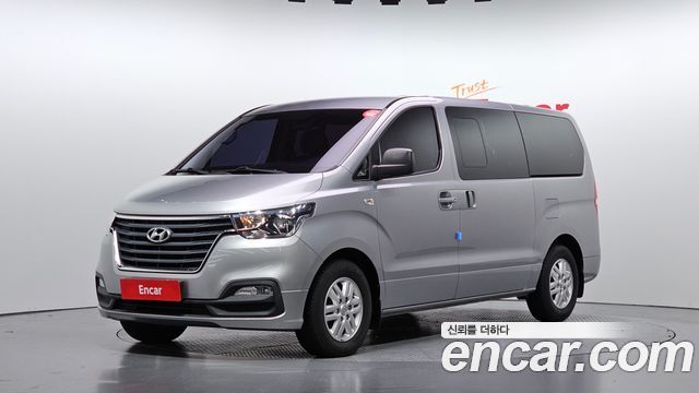 Hyundai Starex 2019 — photo 1