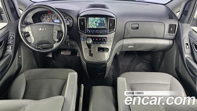 Hyundai Starex 2019 — photo 10