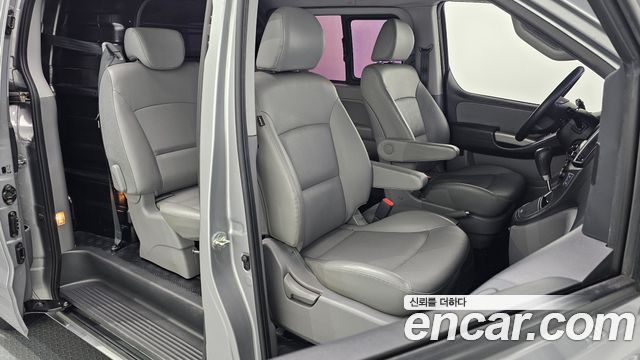 Hyundai Starex 2019 — photo 17