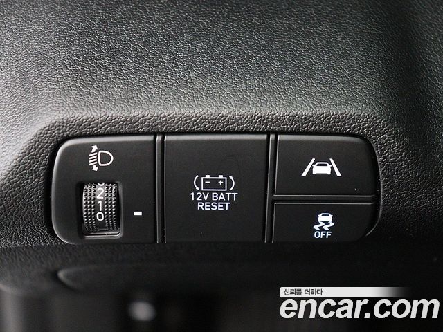 Hyundai AVANTE 2023 — photo 13
