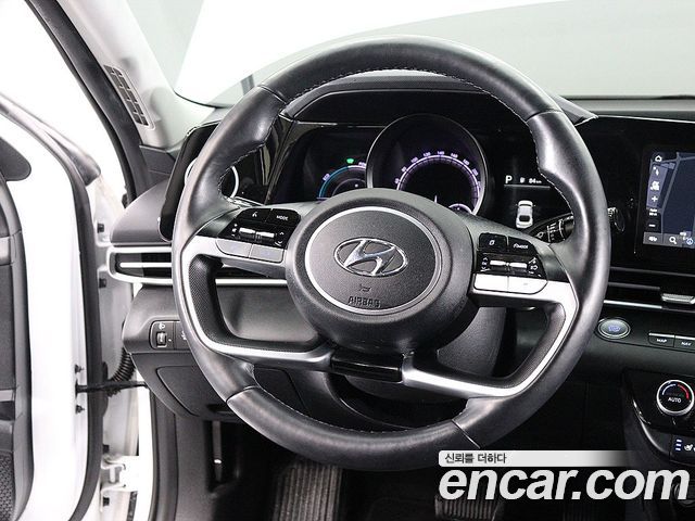 Hyundai AVANTE 2023 — photo 16