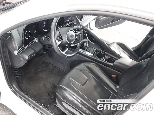 Hyundai AVANTE 2023 — photo 17