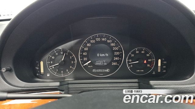 Mercedes-Benz E-Class 2009 — photo 8