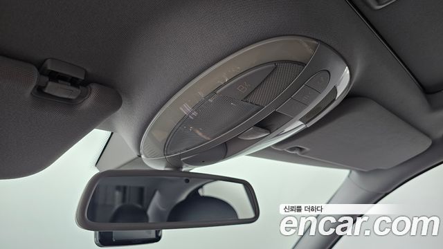 Mercedes-Benz E-Class 2009 — photo 16